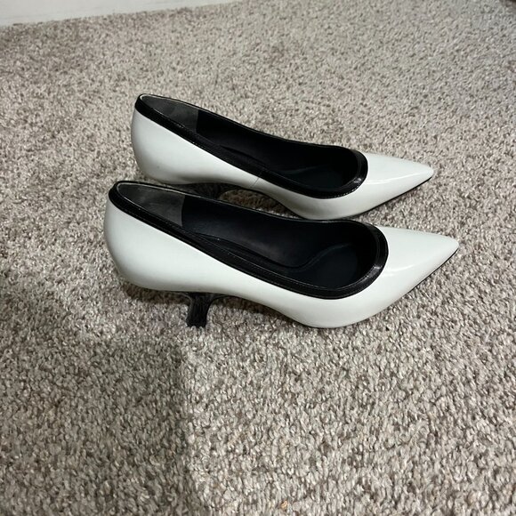 New in Box Tory Burch Pumps - Picture 4 of 6